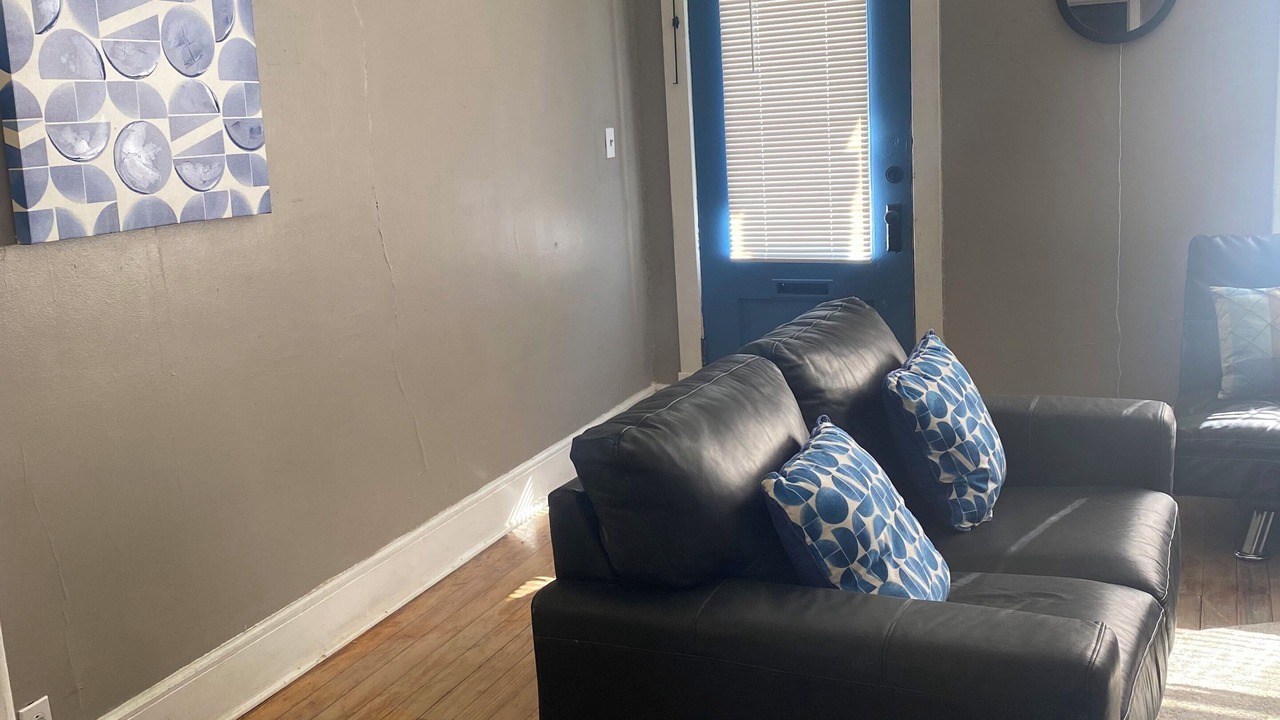 Photo of Livingroom in University City