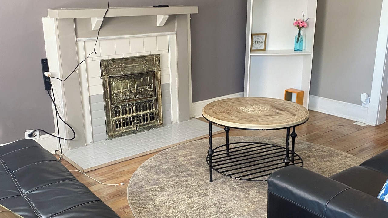 Photo of Livingroom in University City