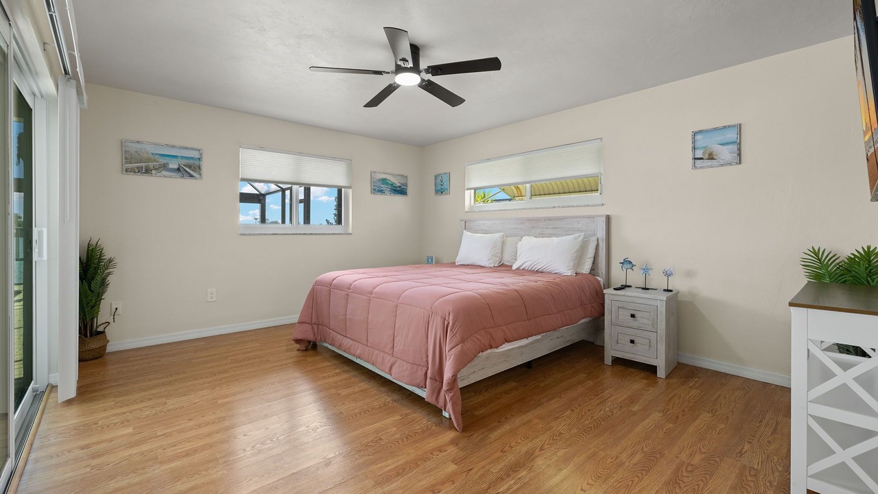 Photo of Bedroom in Eight Lakes