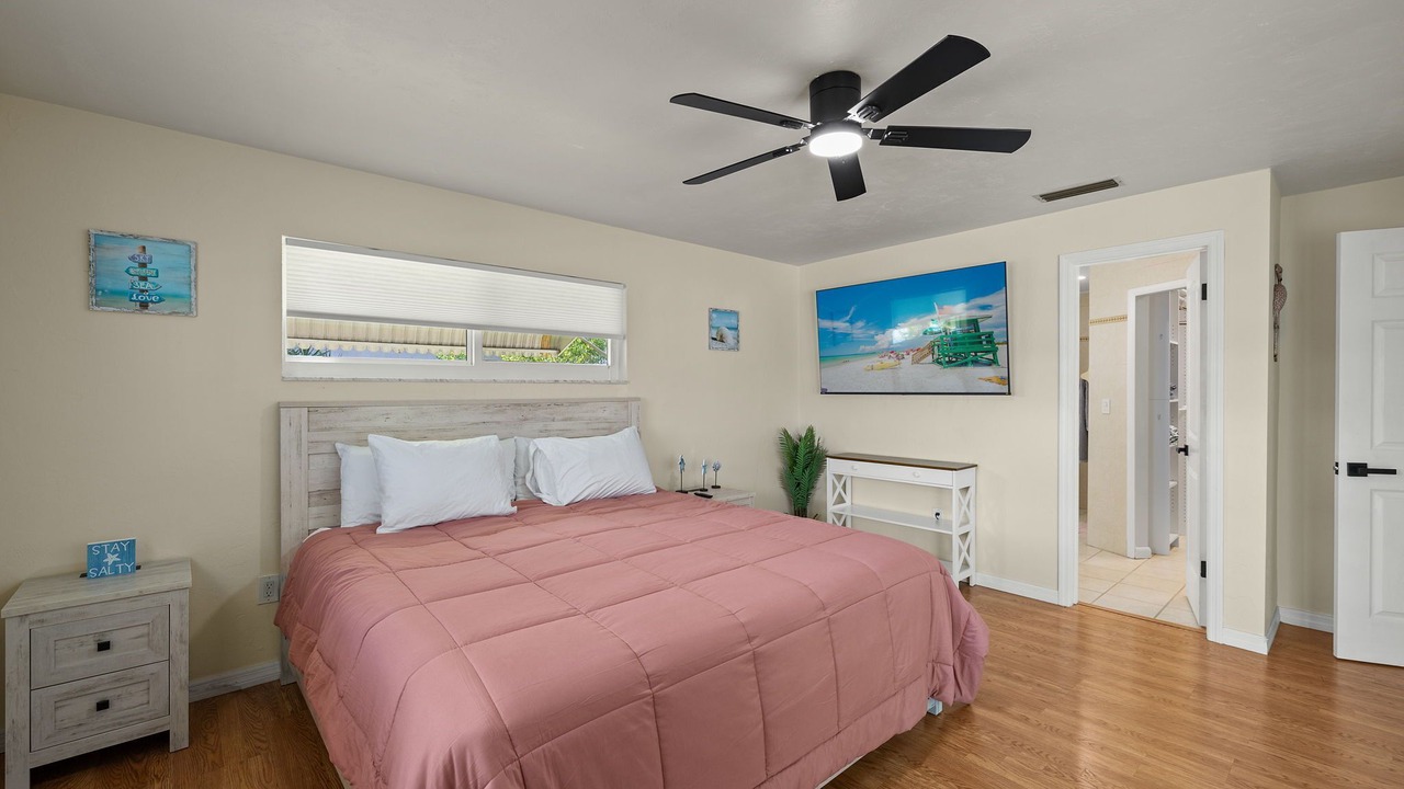 Photo of Bedroom in Eight Lakes