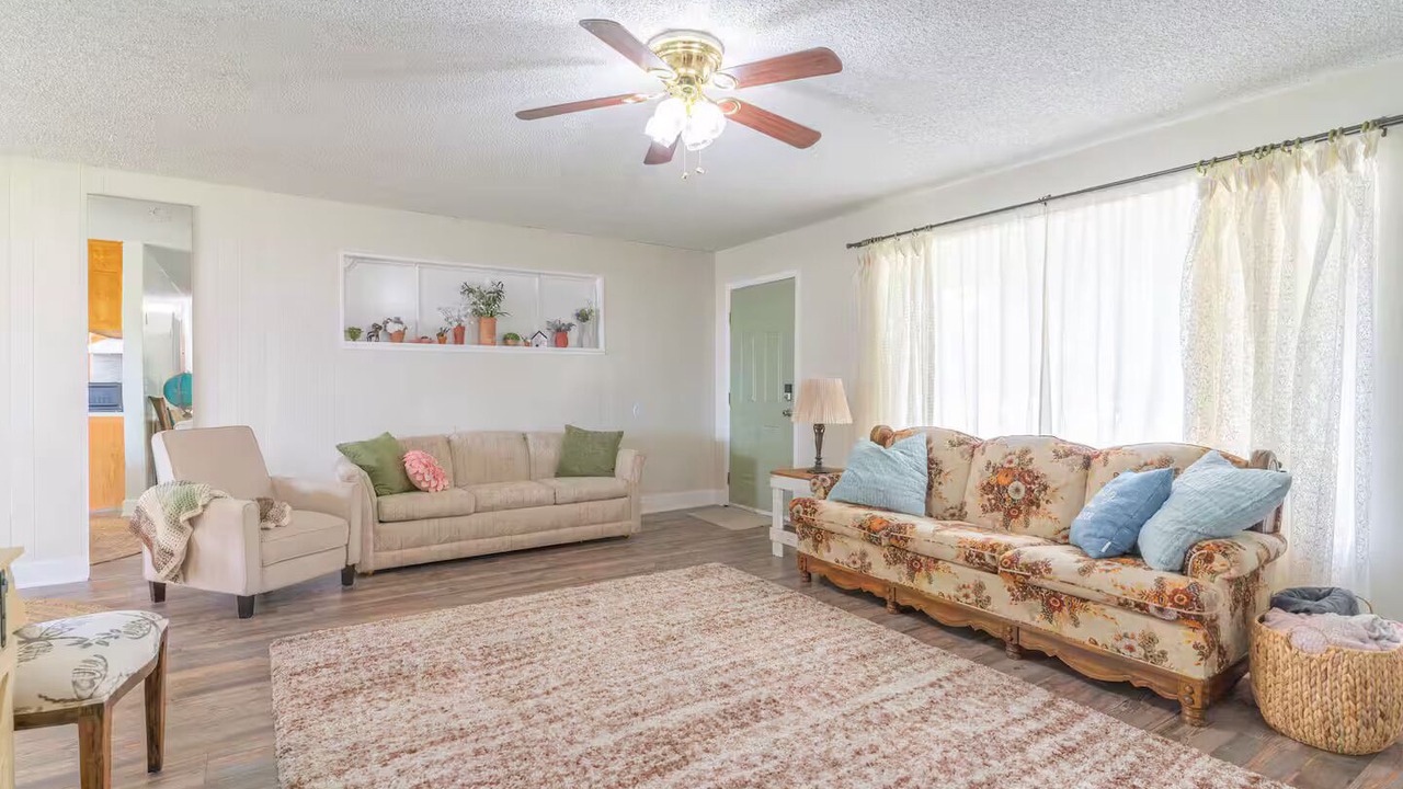 Photo of Livingroom in Taylorsville
