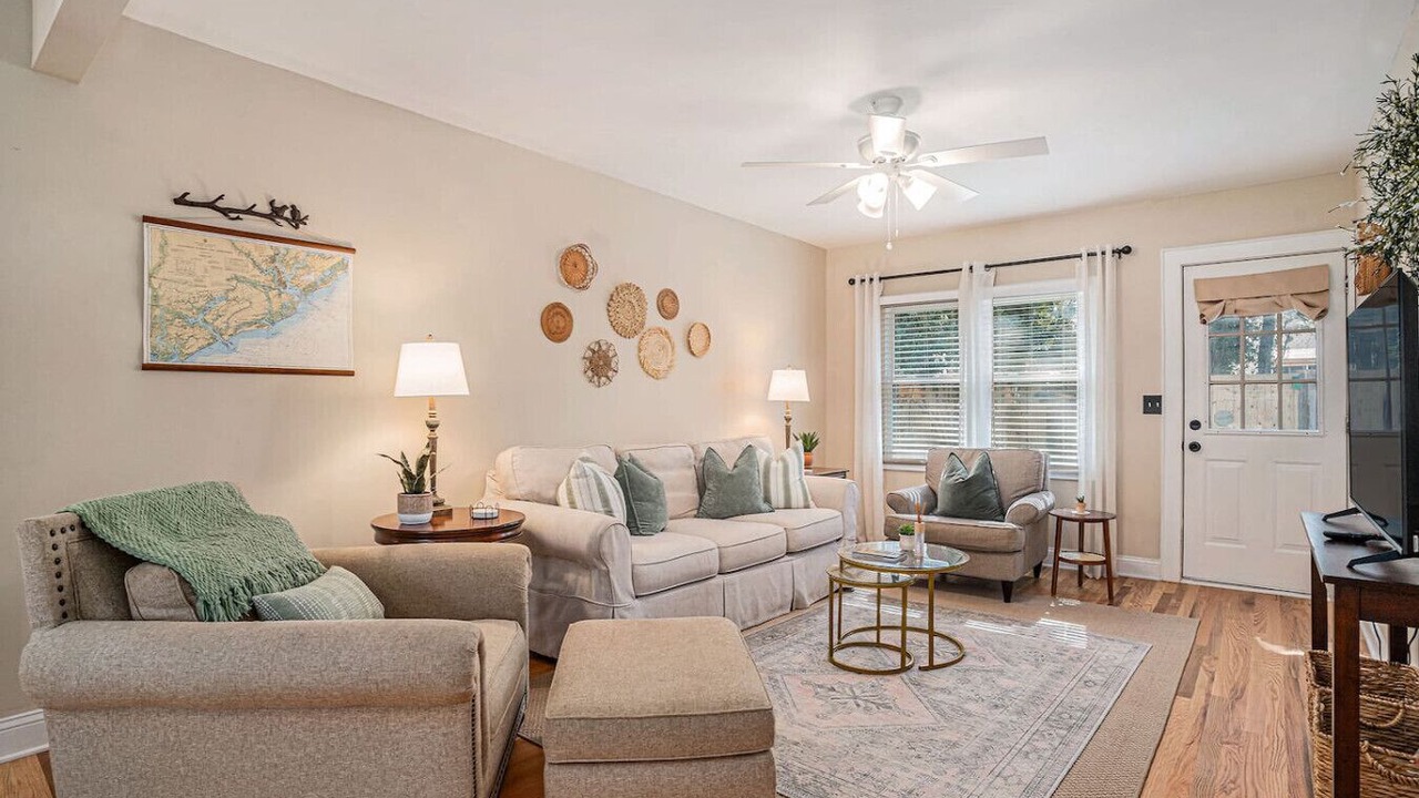 Photo of Livingroom in North Charleston