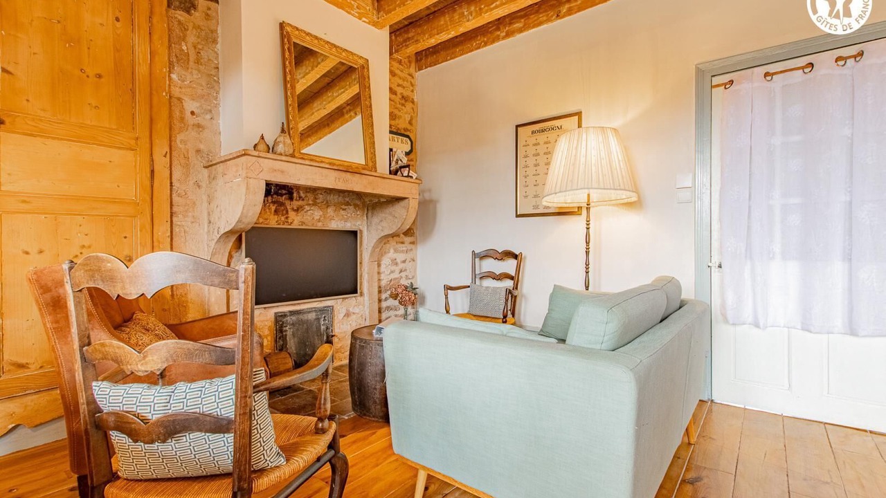 Photo of Livingroom in Nanton