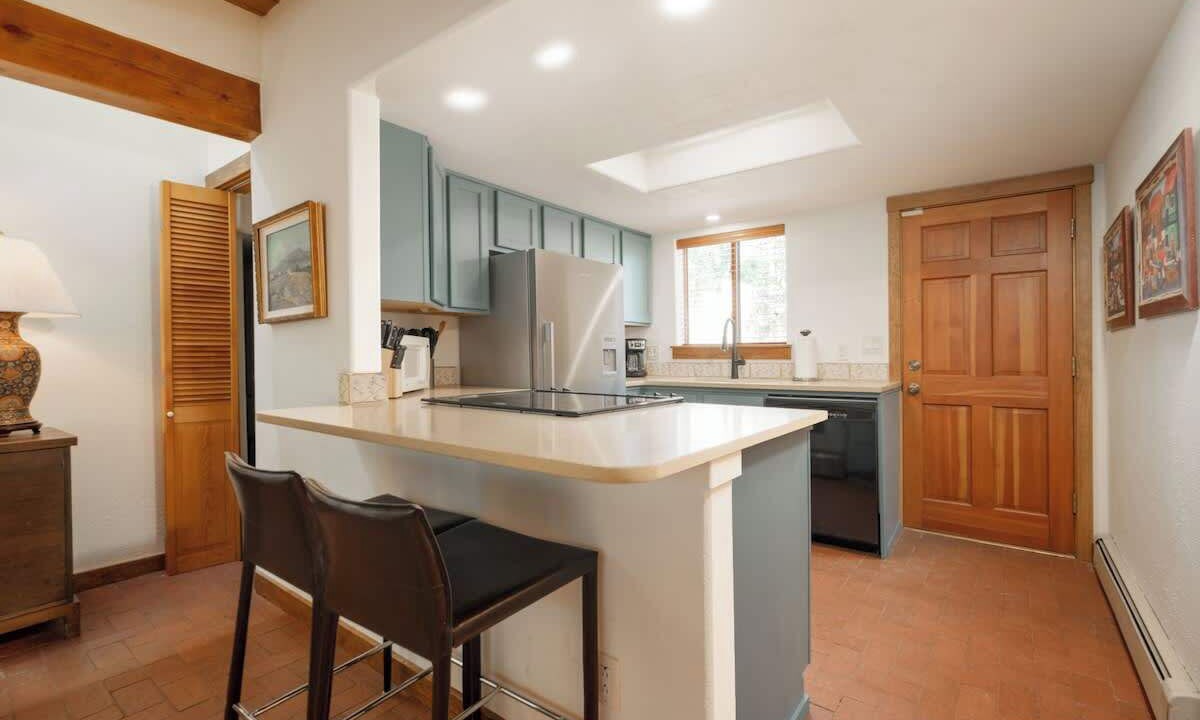 Photo of Kitchen in South Capitol
