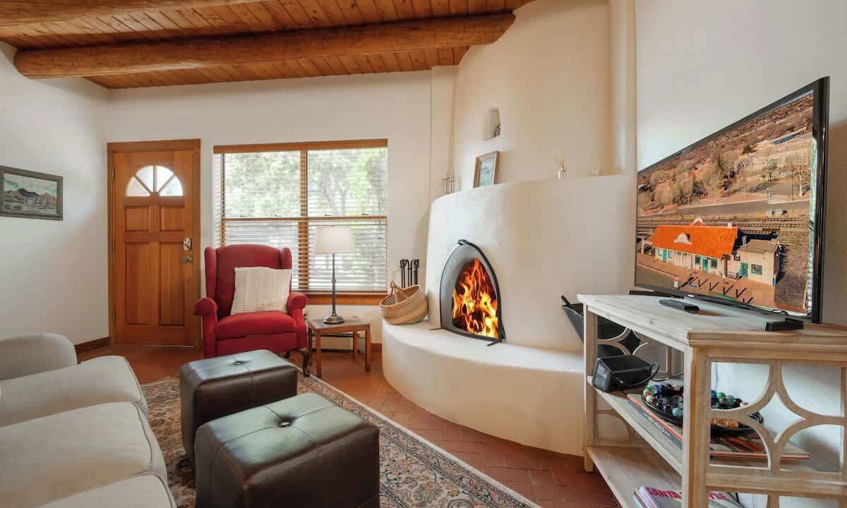 Photo of Livingroom in South Capitol