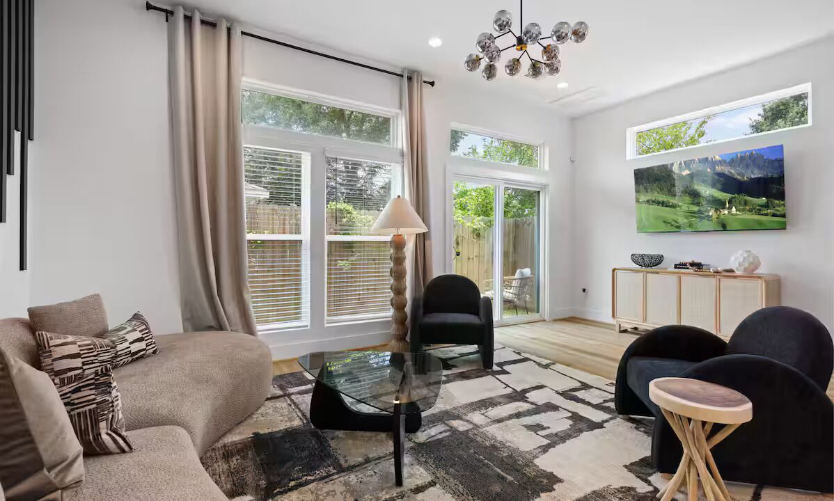 Photo of Livingroom in Northside