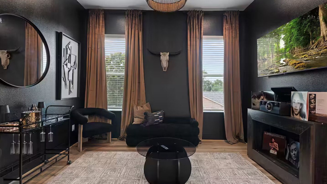 Photo of Livingroom in Northside