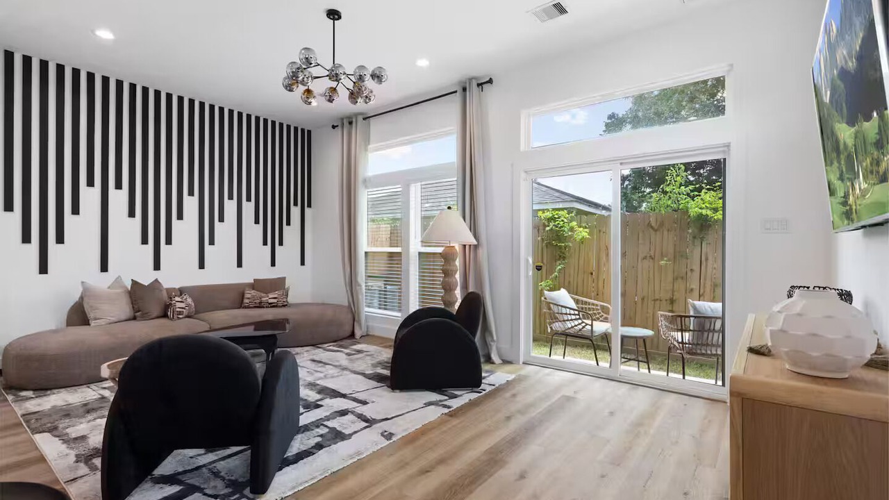Photo of Livingroom in Northside
