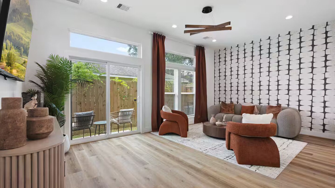 Photo of Livingroom in Northside