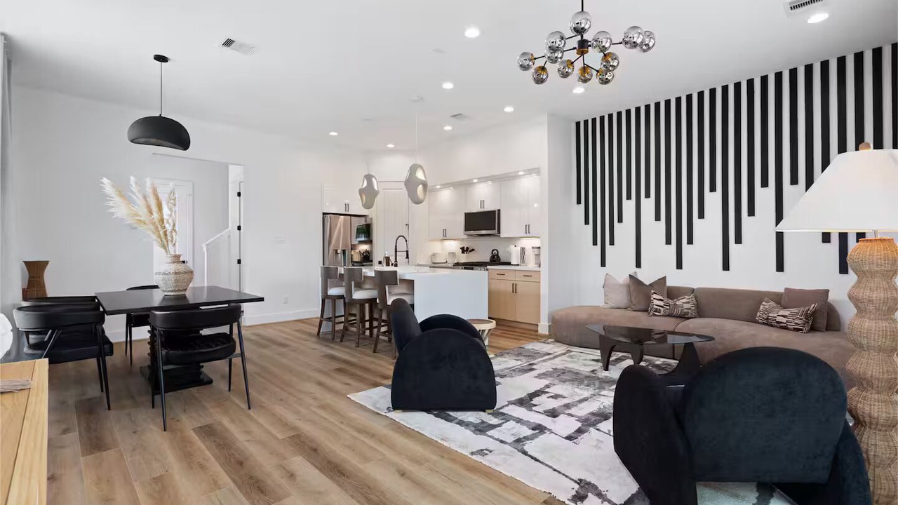 Photo of Livingroom in Northside