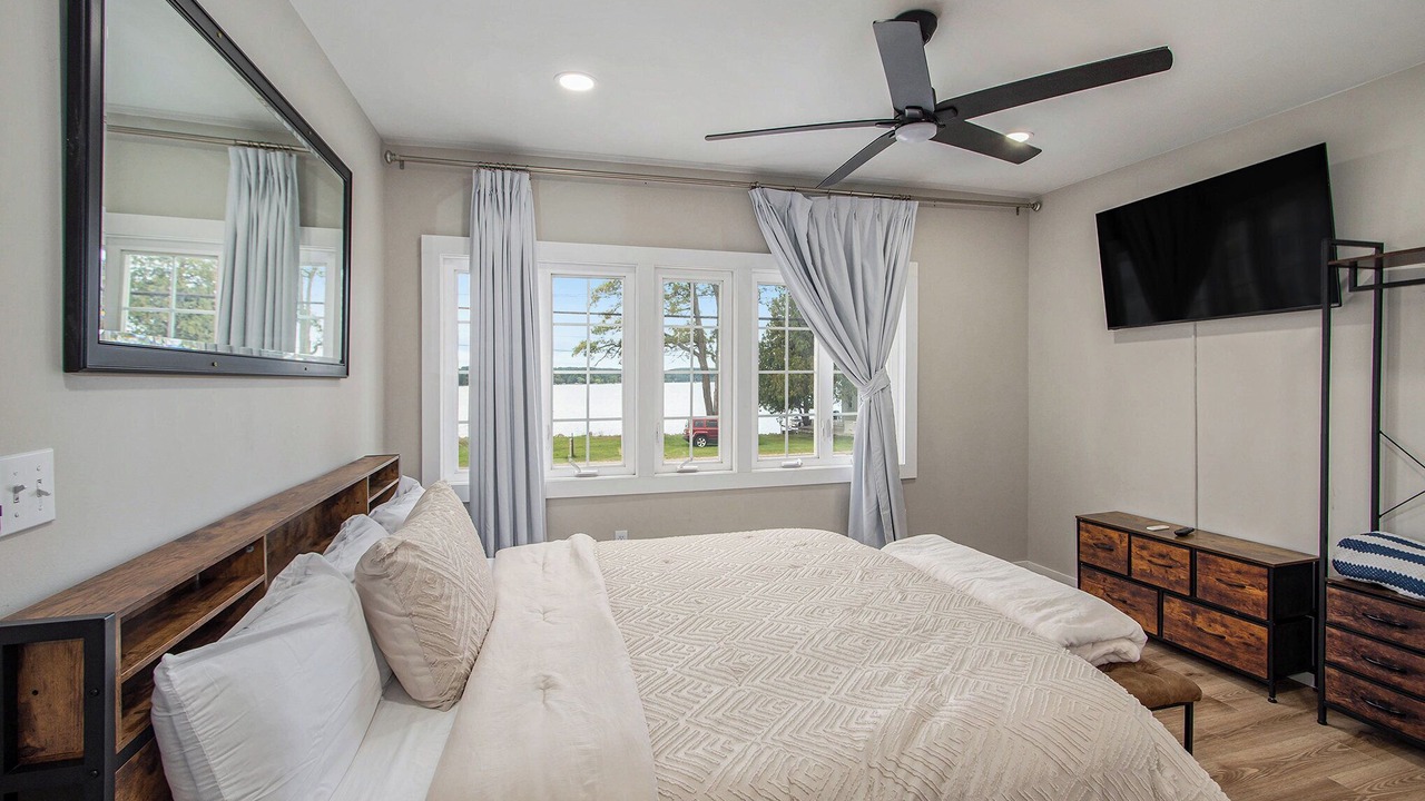 Photo of Bedroom in Onekama