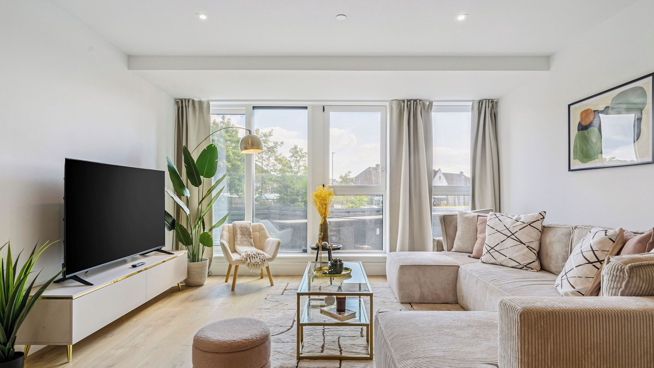 Photo of Livingroom in Coombe Hill