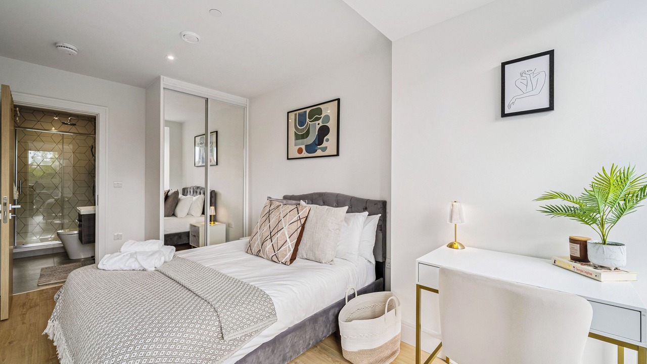 Photo of Bedroom in Coombe Hill