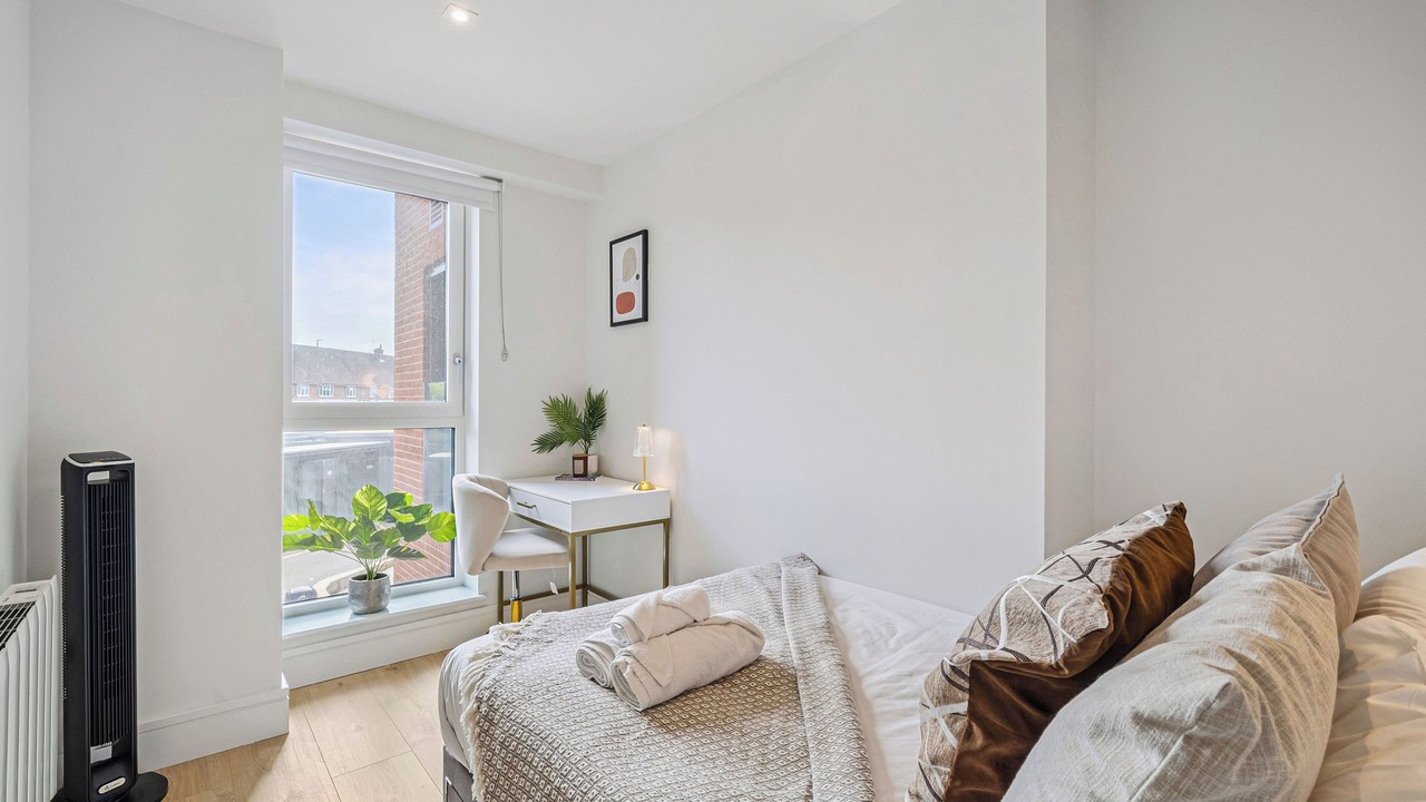 Photo of Bedroom in Coombe Hill