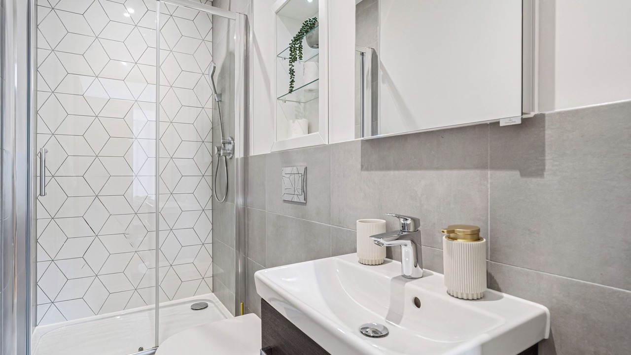 Photo of Bathroom in Coombe Hill