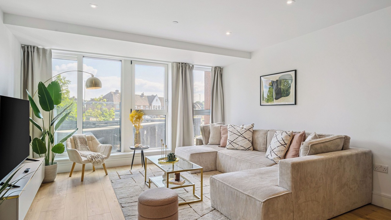 Photo of Livingroom in Coombe Hill