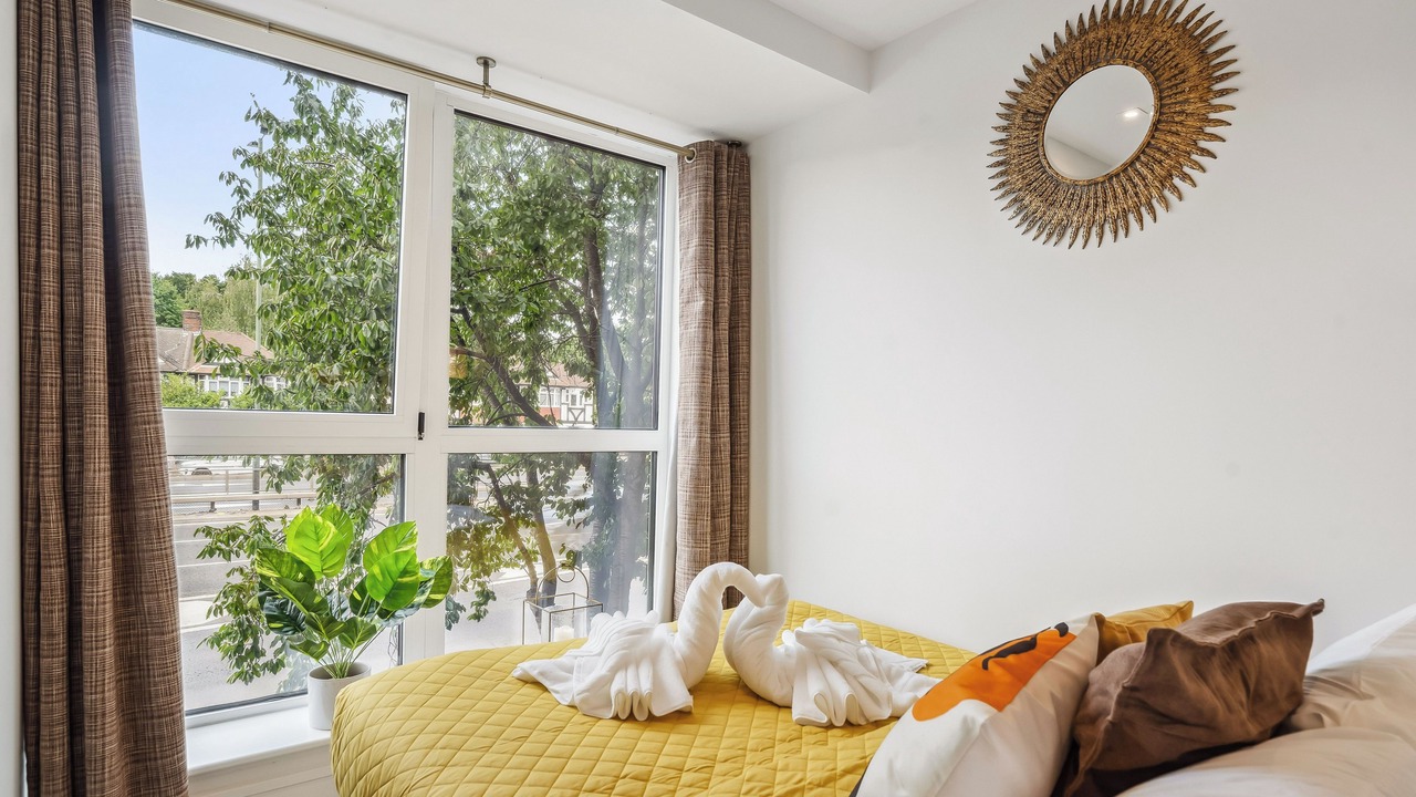 Photo of Bedroom in Coombe Hill