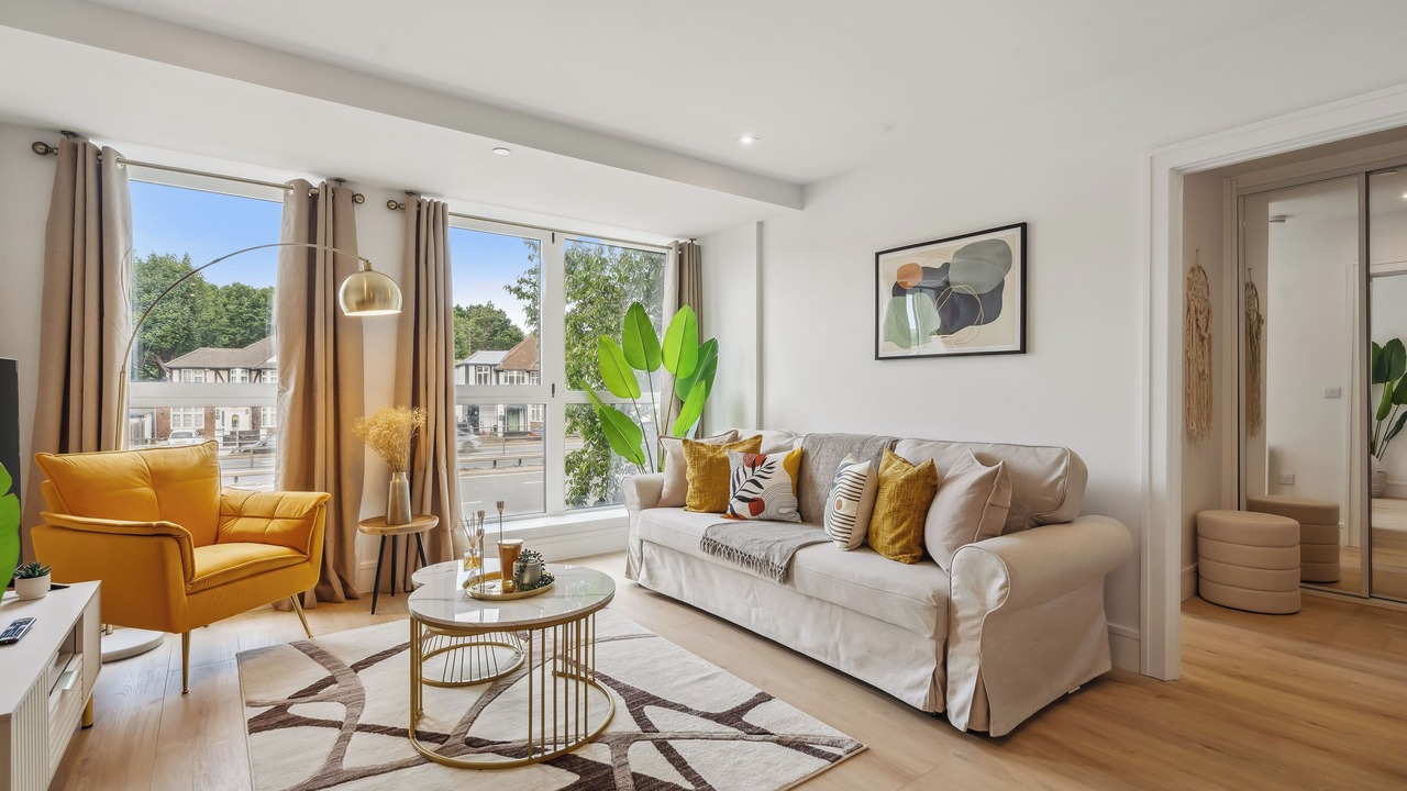 Photo of Livingroom in Coombe Hill