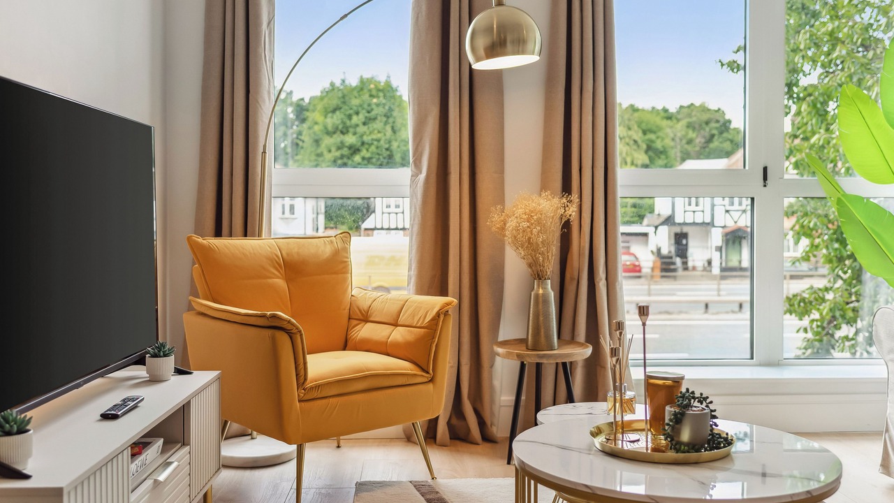 Photo of Livingroom in Coombe Hill