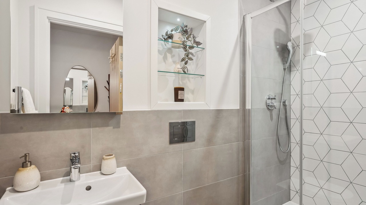 Photo of Bathroom in Coombe Hill