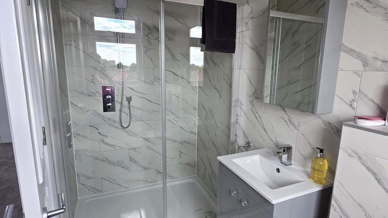 Photo of Bathroom in Tokyngton