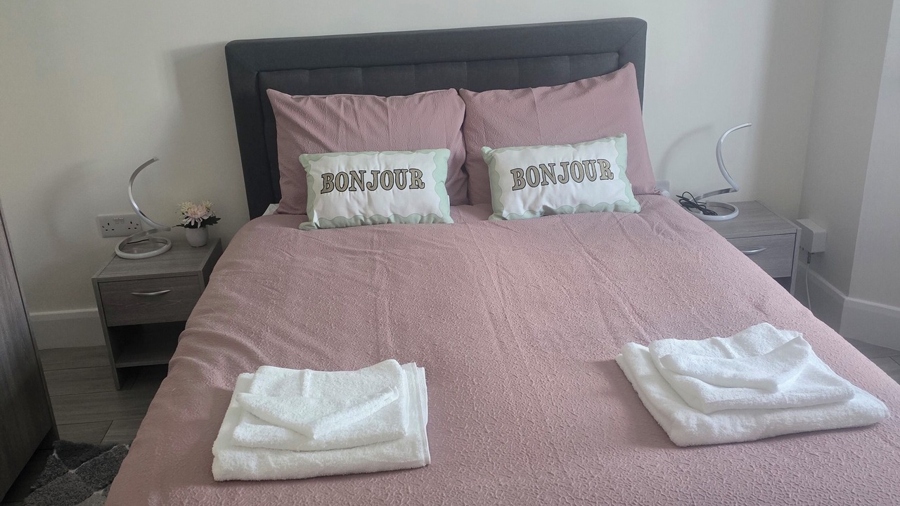 Photo of Bedroom in Tokyngton