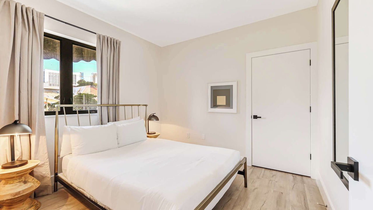 Photo of Bedroom in Midtown
