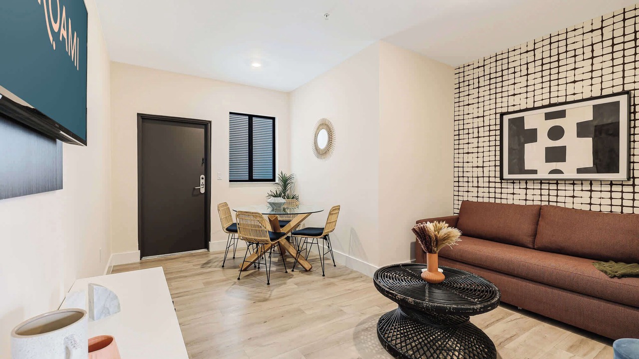 Photo of Livingroom in Midtown