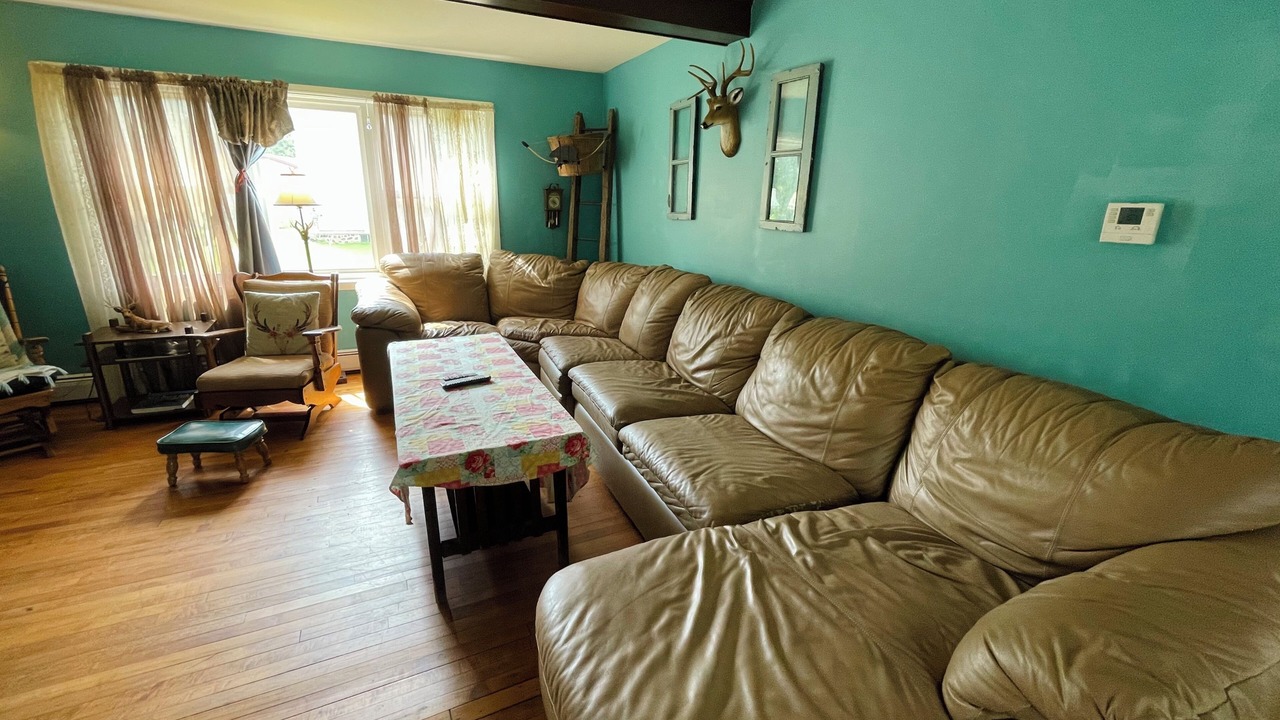 Photo of Livingroom in Hurley