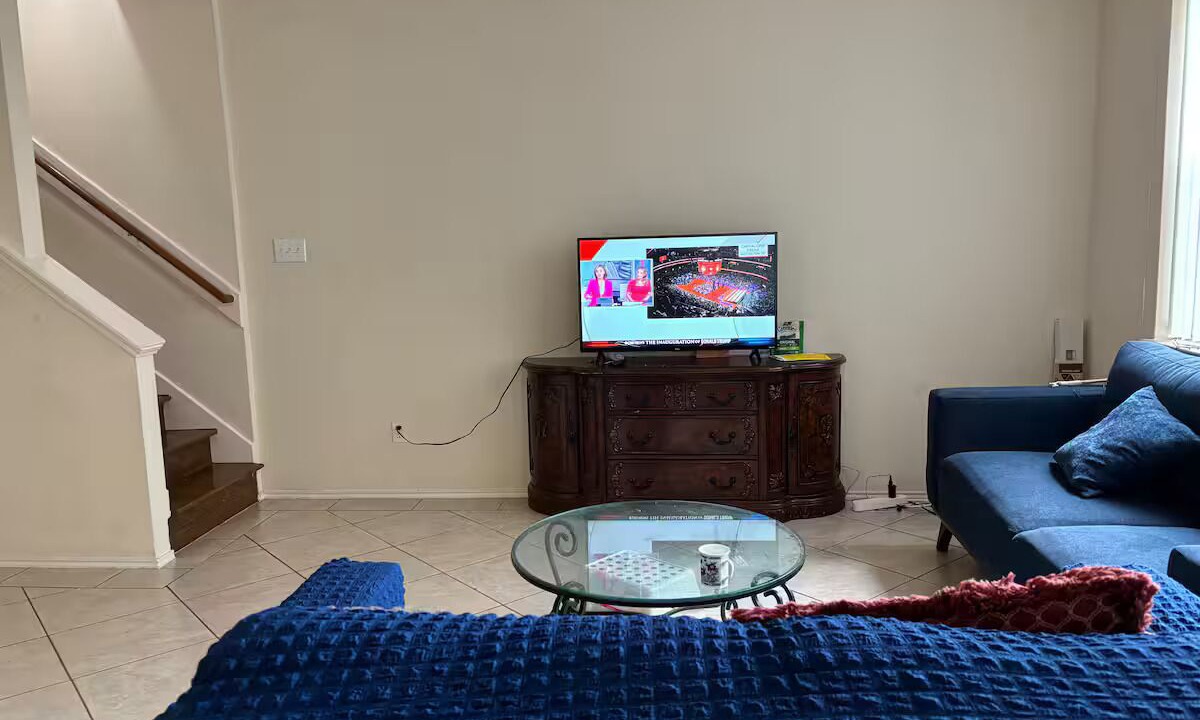 Photo of Livingroom in Sharpstown