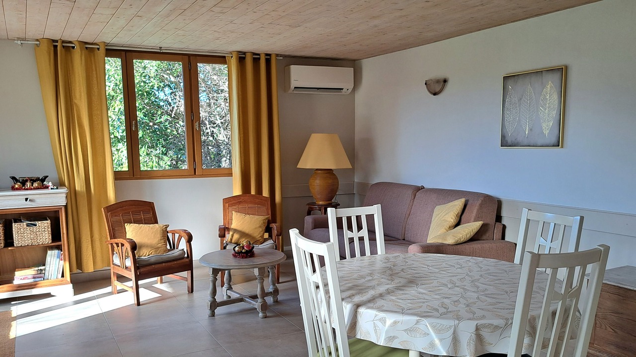 Photo of Livingroom in Bregnier-Cordon
