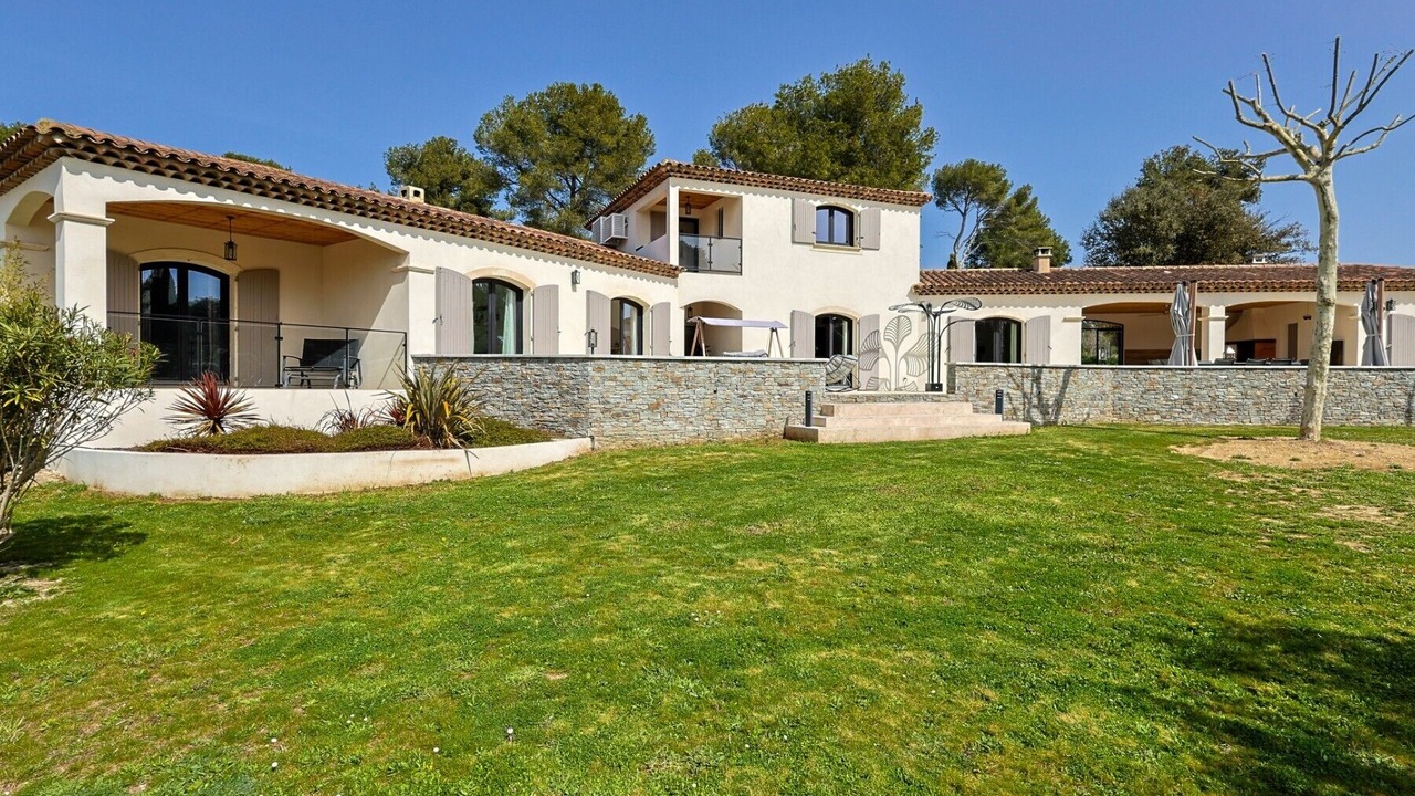 Photo of Outdoor in Lambesc
