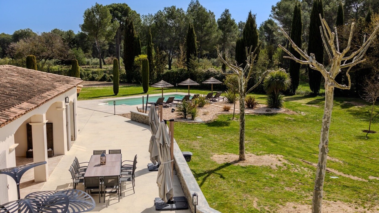 Photo of Outdoor in Lambesc