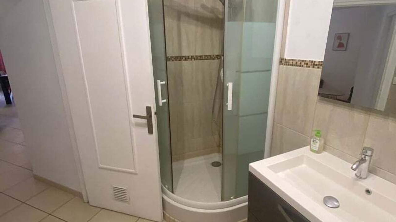 Photo of Bathroom in Douai
