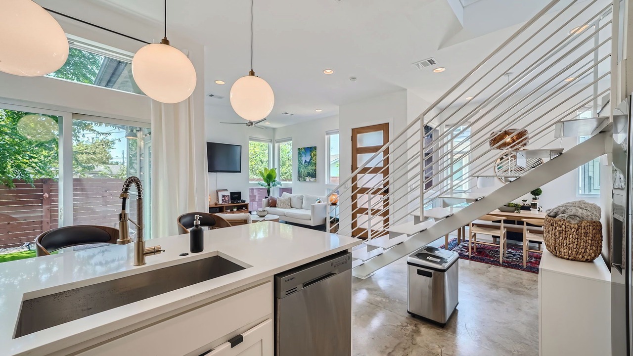 Photo of Livingroom in Highland