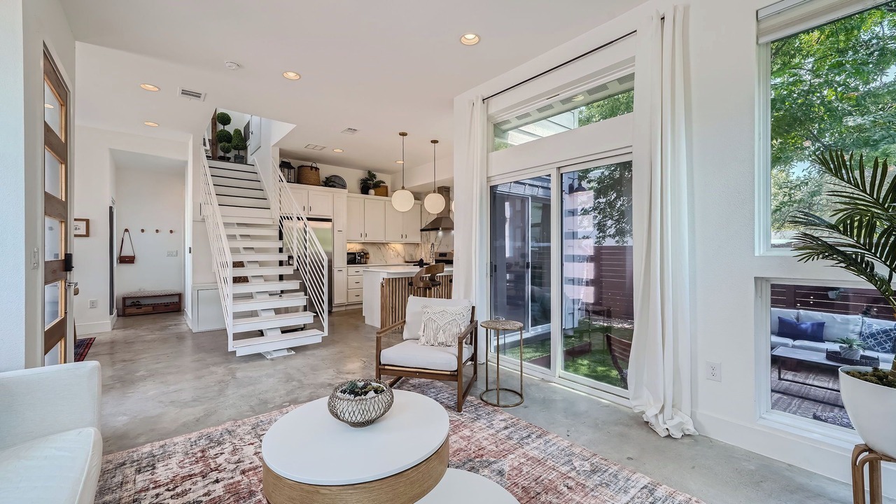 Photo of Livingroom in Highland