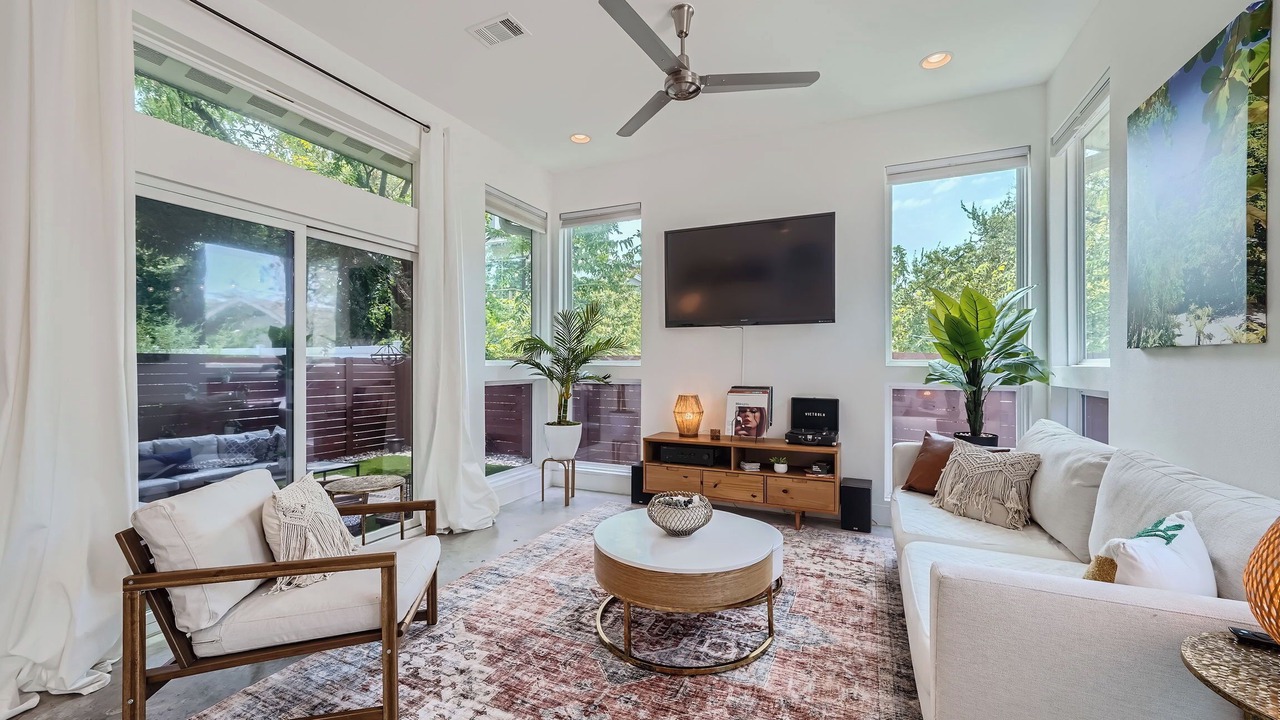 Photo of Livingroom in Highland