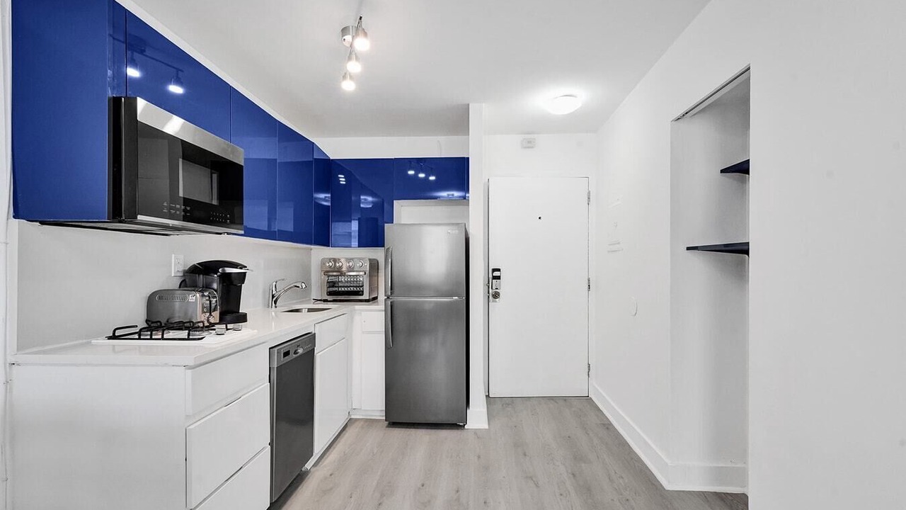 Photo of Kitchen in Flamingo/Lummus