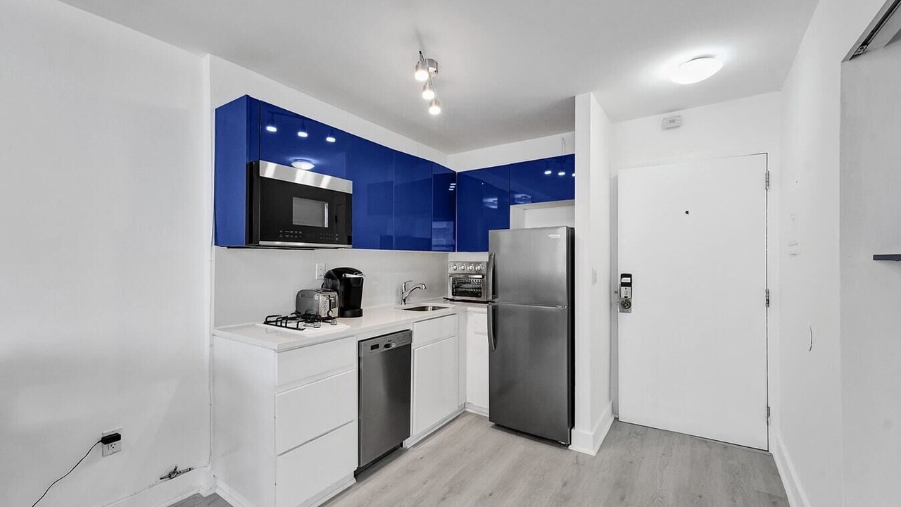 Photo of Kitchen in Flamingo/Lummus