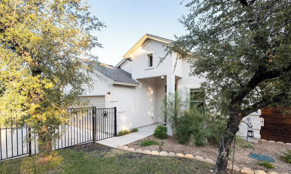 Photo of Outdoor in Highland Lake Estates