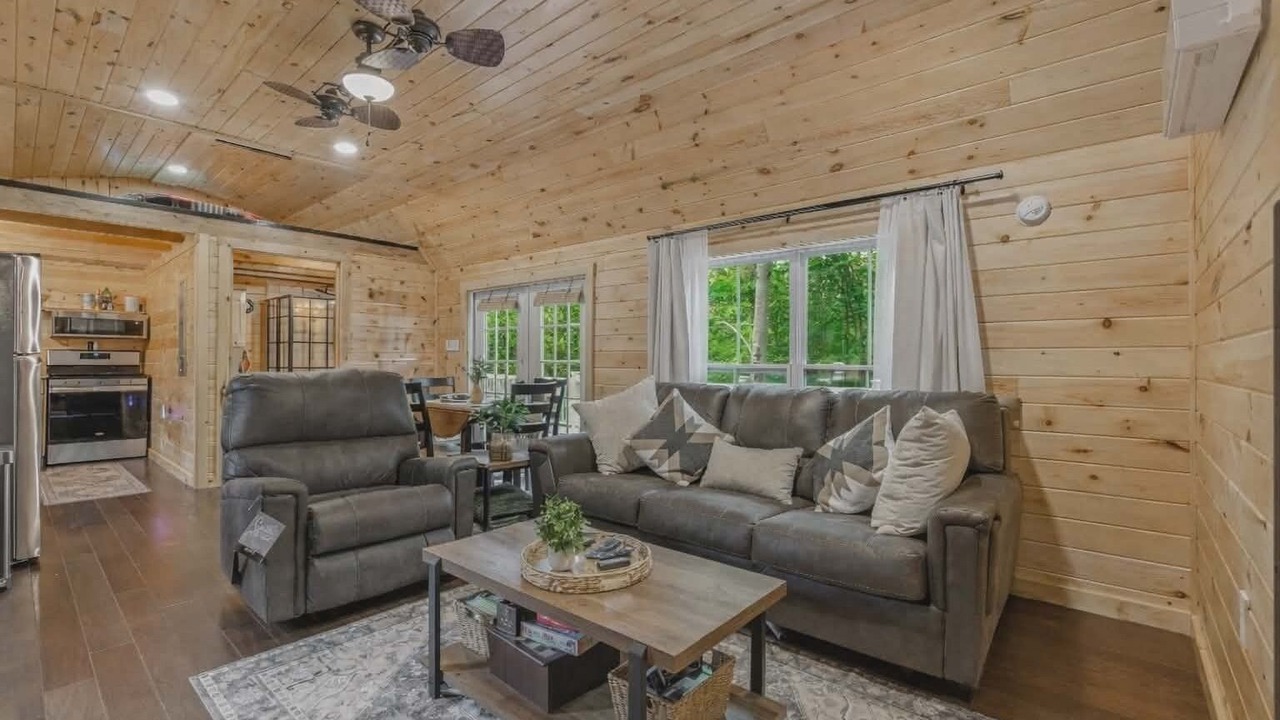 Photo of Livingroom in Pittsville