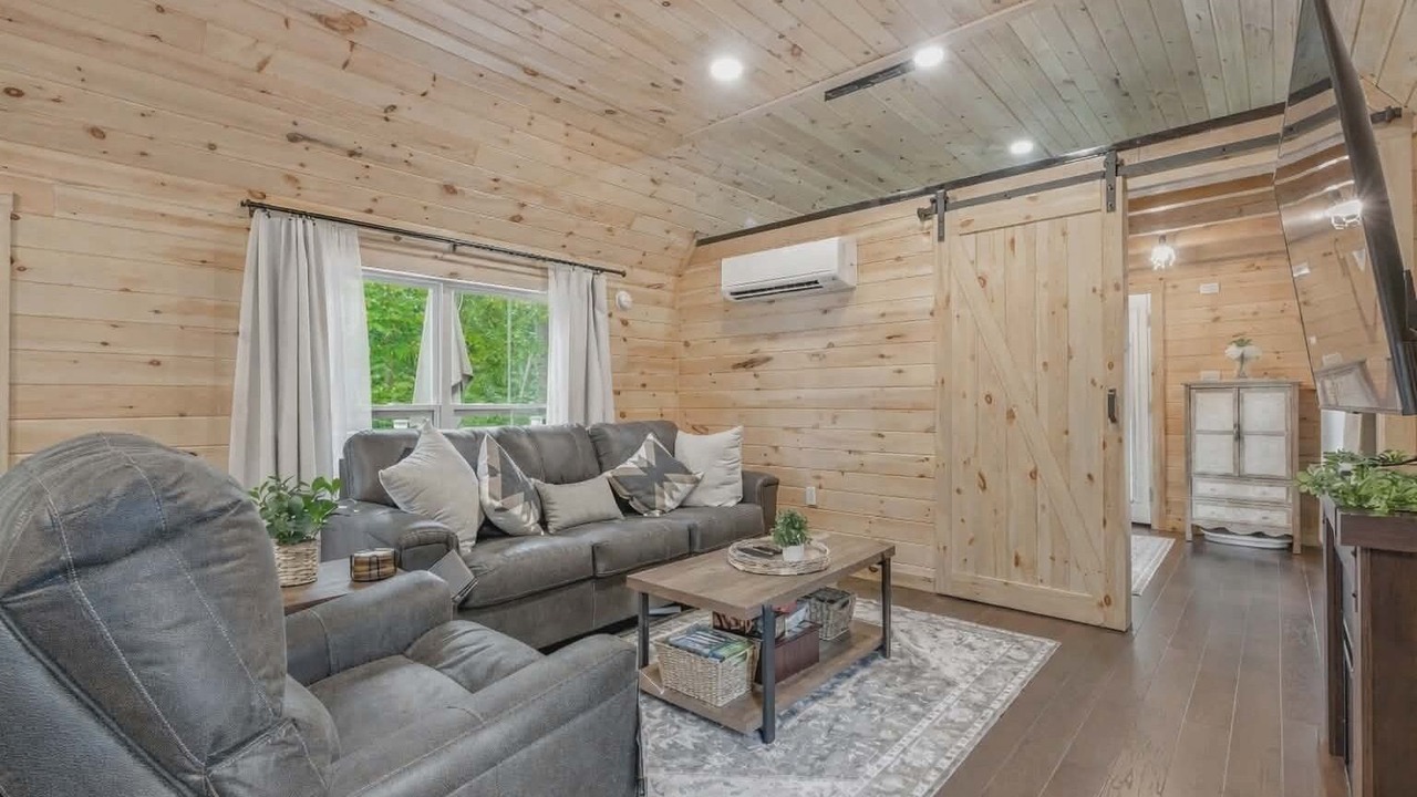 Photo of Livingroom in Pittsville