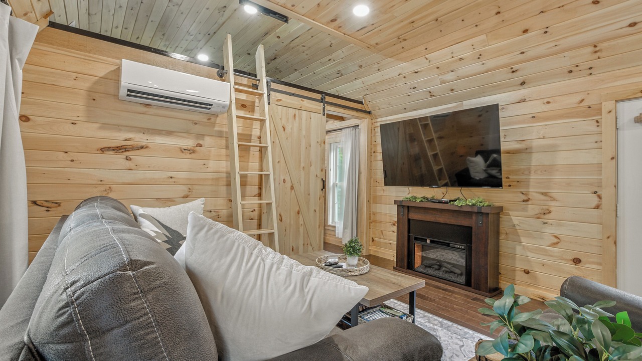 Photo of Livingroom in Pittsville