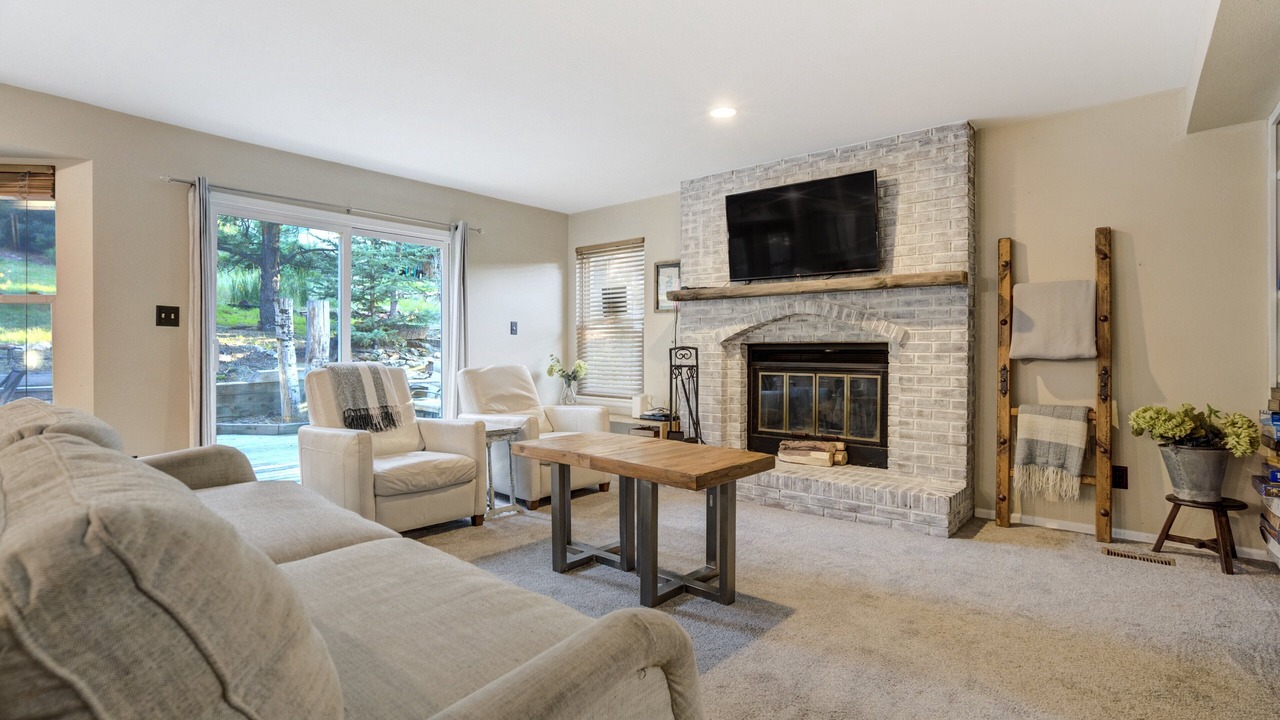 Photo of Livingroom in Northwest Colorado Springs