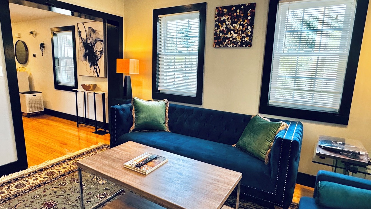 Photo of Livingroom in Maplewood