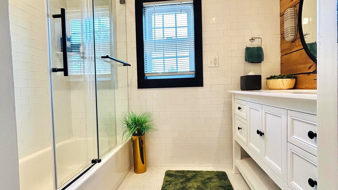 Photo of Bathroom in Maplewood