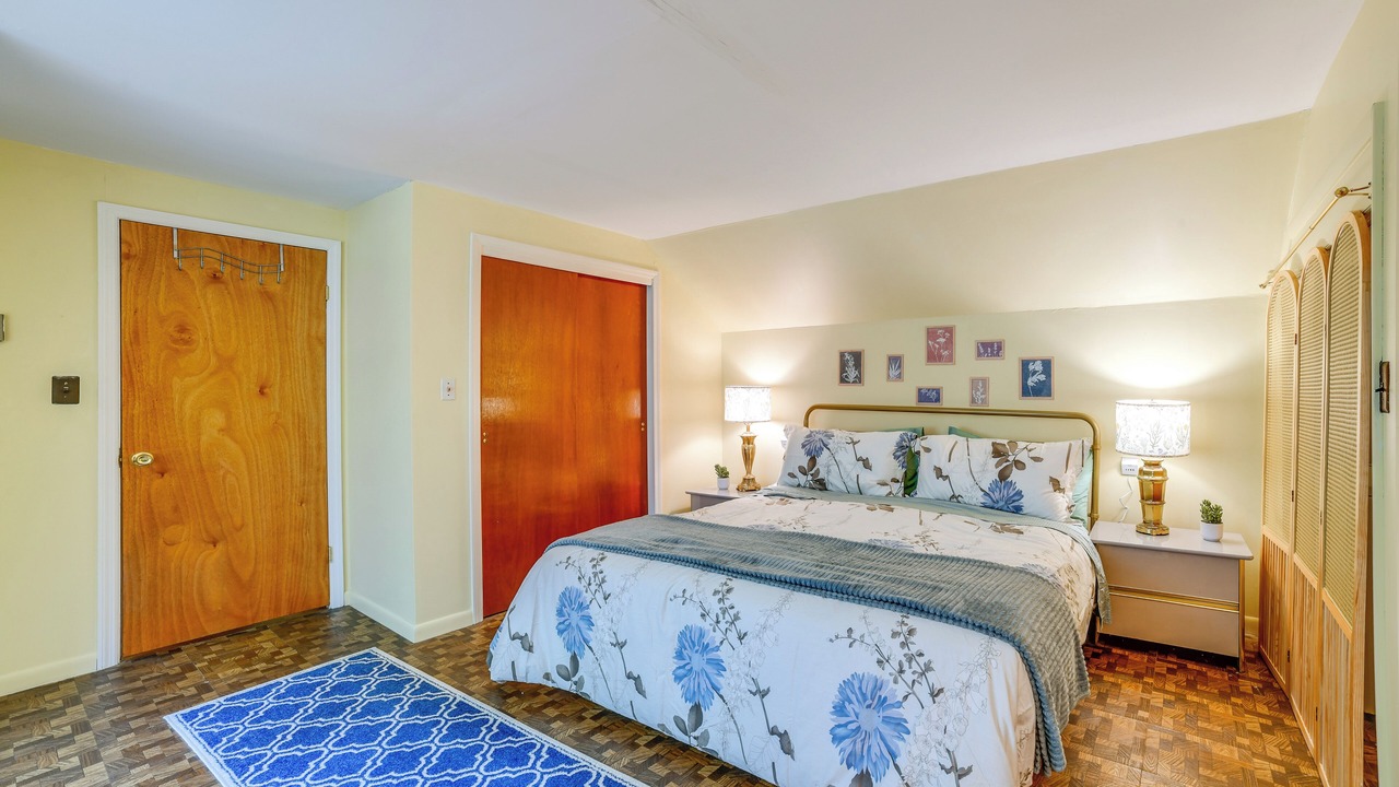 Photo of Bedroom in Roscoe