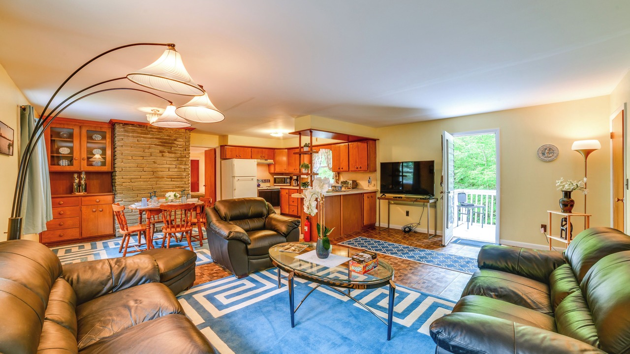 Photo of Livingroom in Roscoe