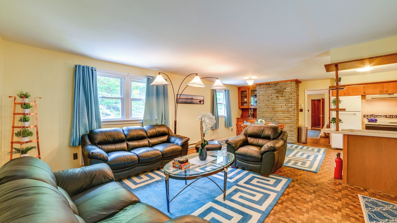 Photo of Livingroom in Roscoe