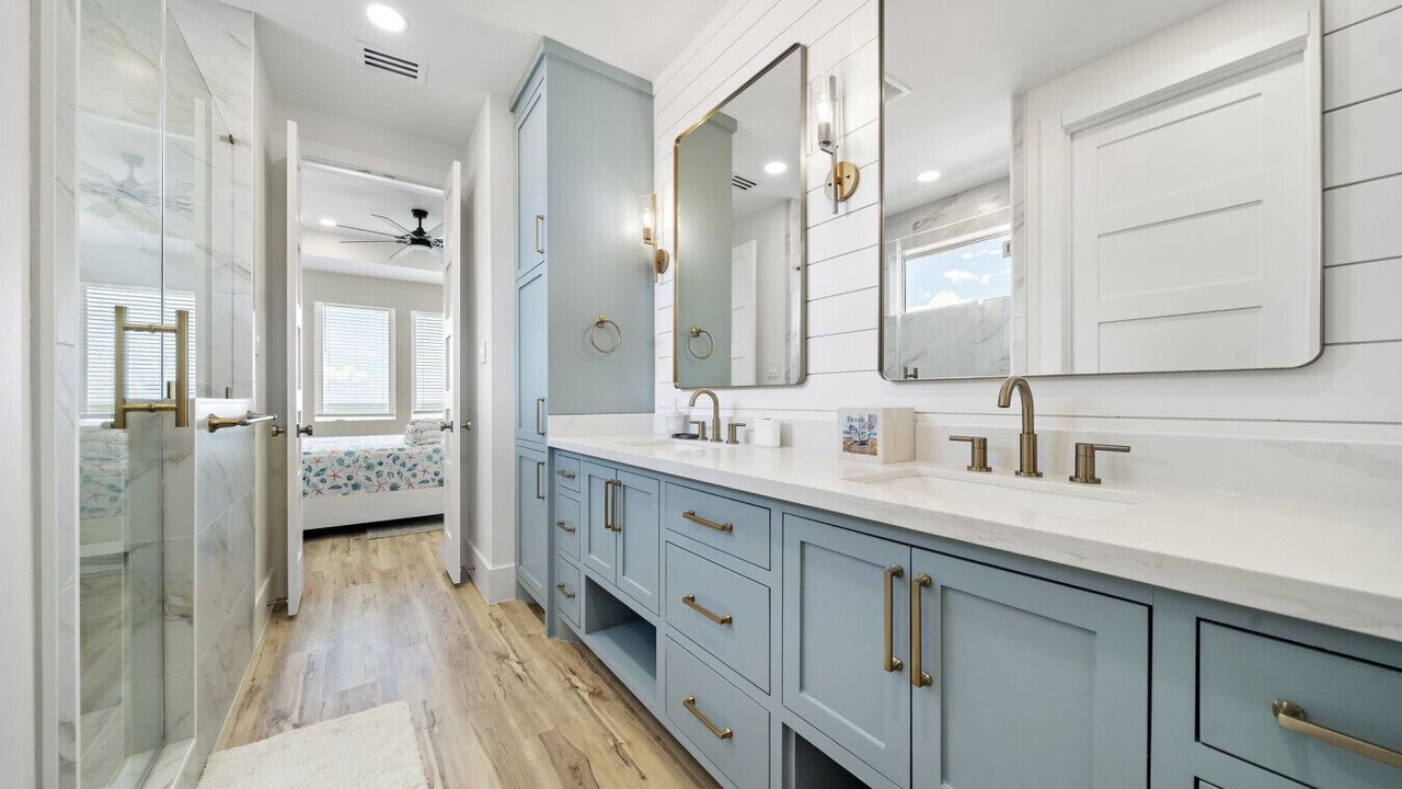 Photo of Bathroom in Clear Lake Shores